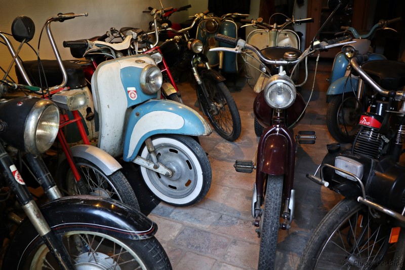 Dorfmuseum Moenchhof alte Mopeds