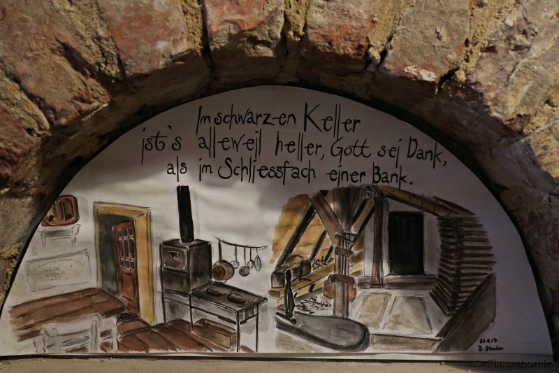 Dorfmuseum Moenchhof Gemaelde im Schwarzen Keller