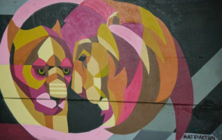 buntes Graffiti mit Löwenpaar